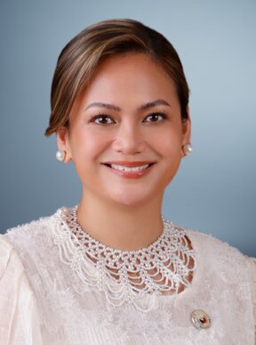 Portrait of Anna Veloso-Tuazon