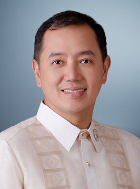 Portrait of Ian Amatong