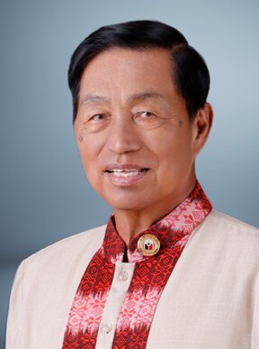 Portrait of Mauricio Domogan