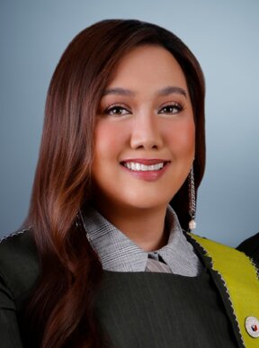 Portrait of Mercedes Alvarez-Lansang