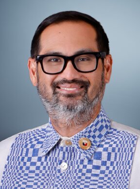 Portrait of Mike Dy III