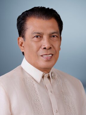 Portrait of Reynaldo Salvacion