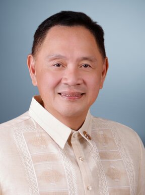 Portrait of Rolando Macasaet